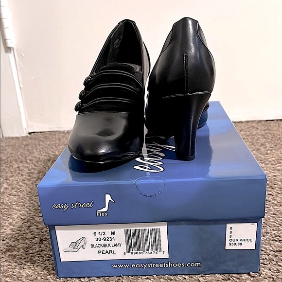 Easy Street Black Heels - Picture 1 of 8